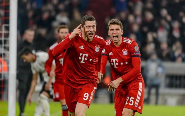 足球场上的 足球场上的