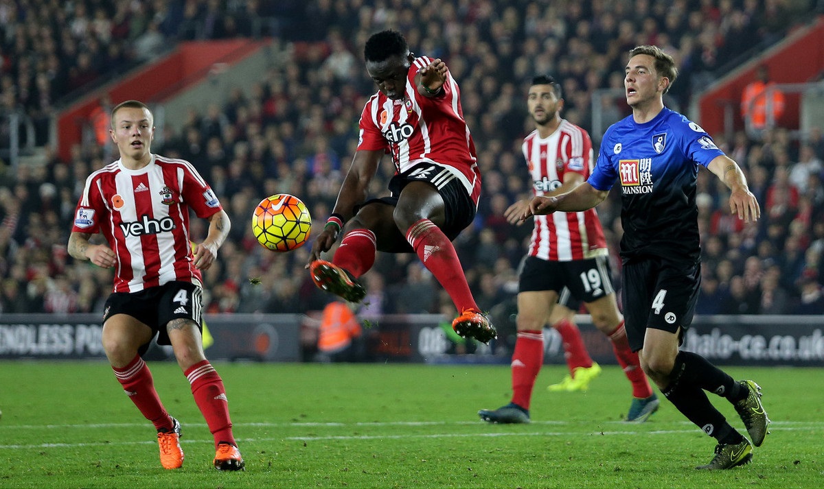 都让人目不 都让人目不