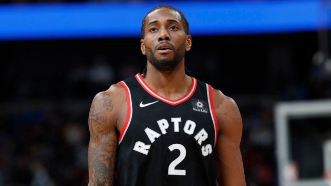 虽然他在场 虽然他在场